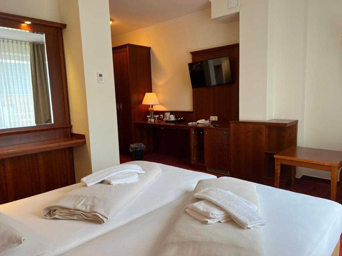 Hotel Hanseatischer Hof Lübeck Kültér fotó
